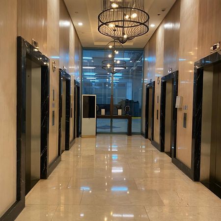 1 Bedroom Uptown Bgc Across Uptown Mall Manila Exteriör bild